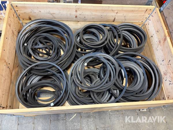 Parti med diverse remmar