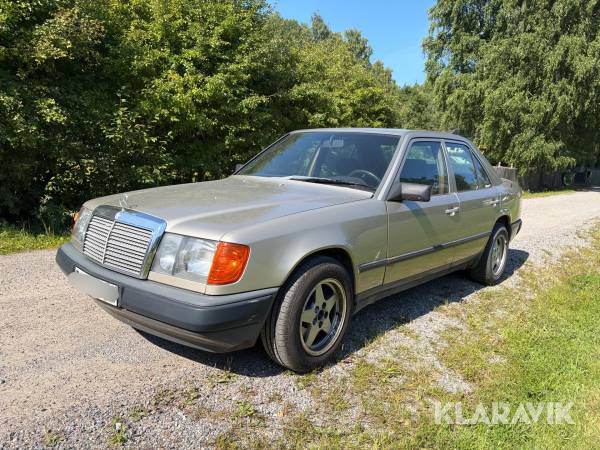 Mercedes-Benz 260 E automat