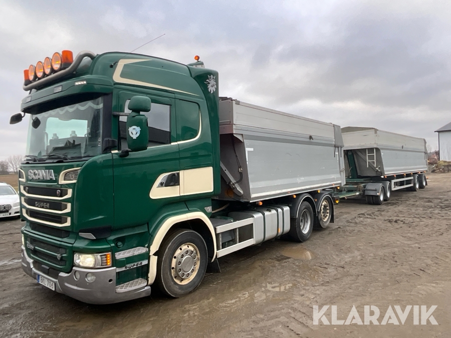 Tippbilsekipage Scania R 580 och Orysläp med Benaluflak