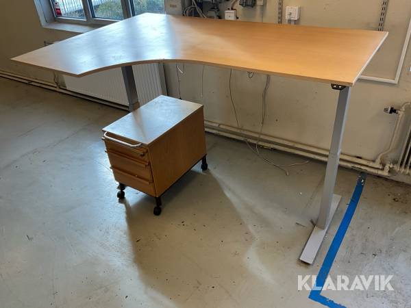 Höj- och sänkbart skrivbord och lådhurts Kinnarps