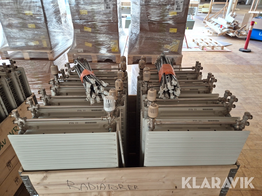 Radiatorer med rörkoppel och termostat 14 st