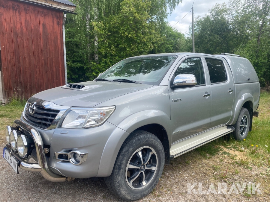 Pickup Toyota Hilux 3.0 D-4D 4WD (171hk) med kåpa