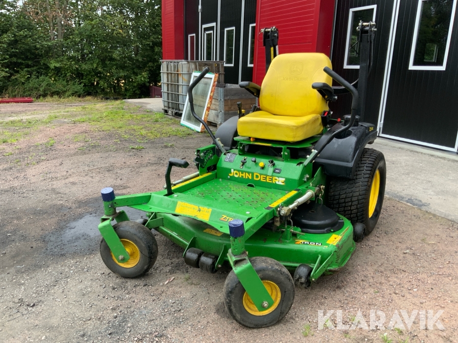 Spakstyrd åkgräsklippare John Deere Ztrak 717E