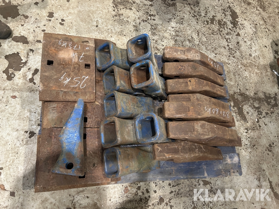 Tänder, tandhållare och skyddsplåtar 9 st