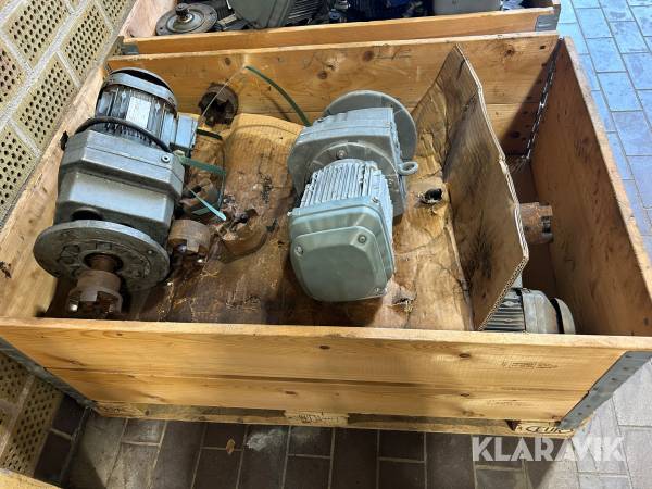 Elmotorer Sew DRE90M4 med växellåda 5 st