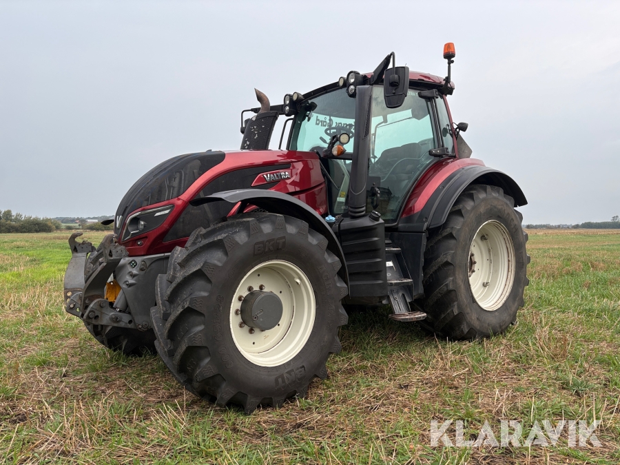 Traktor Valtra T214 D med GPS styrning