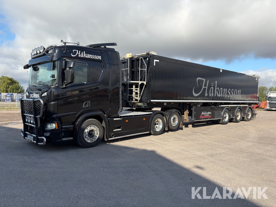 Dragbil Scania R500 med tipptrailer