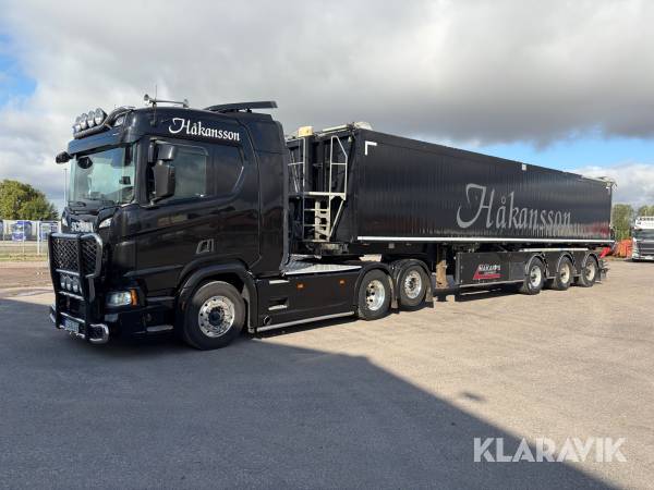Dragbil Scania R500 med tipptrailer