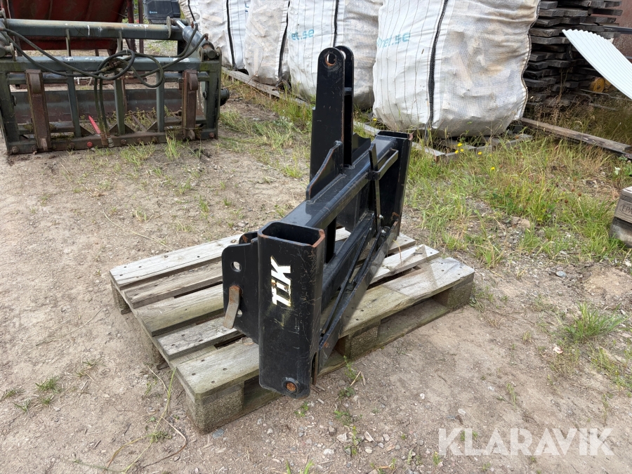 Adapter Tik lilla BM / trepunktsfäste