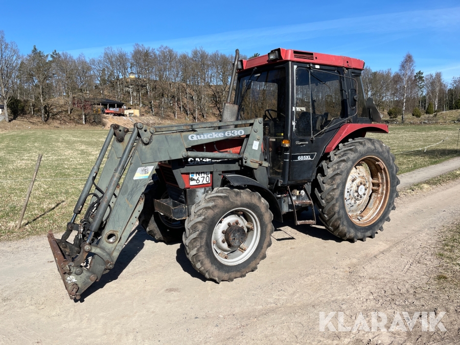 Traktor Case IH 685XL med lastare