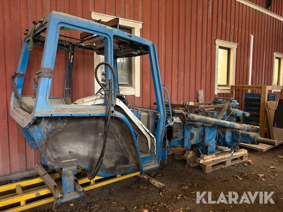 Traktor Ford TW35 demonterad