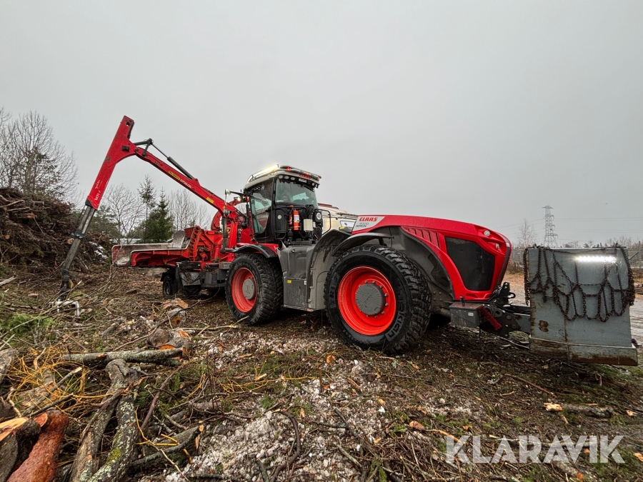 Traktor Claas Xerion med Flishugg Eschlböck B84