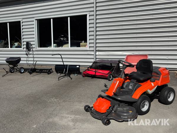 Gräsklippare Husqvarna R216 AWD med flera tillbehör.