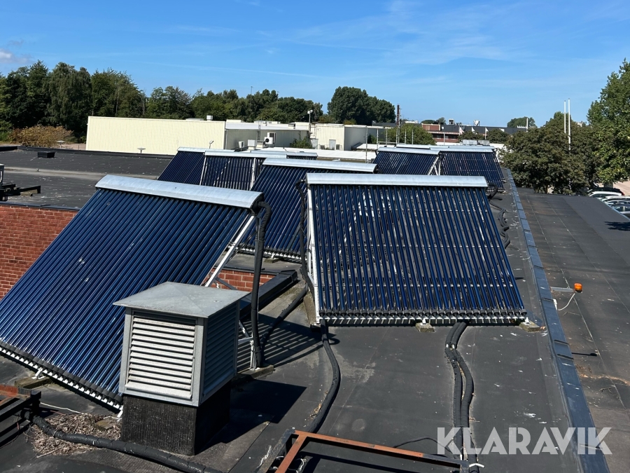 Värmesystem med solceller och ackumulatortankar