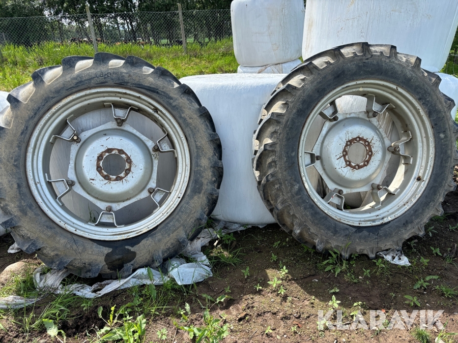 Lantbruksdäck Taurus & Stomil 13.6R38 2 st
