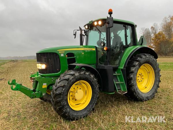 Traktor John Deere 6830 Premium med frontlyft