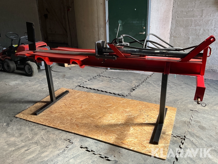 Vedklyv till traktor Bala Agri P612