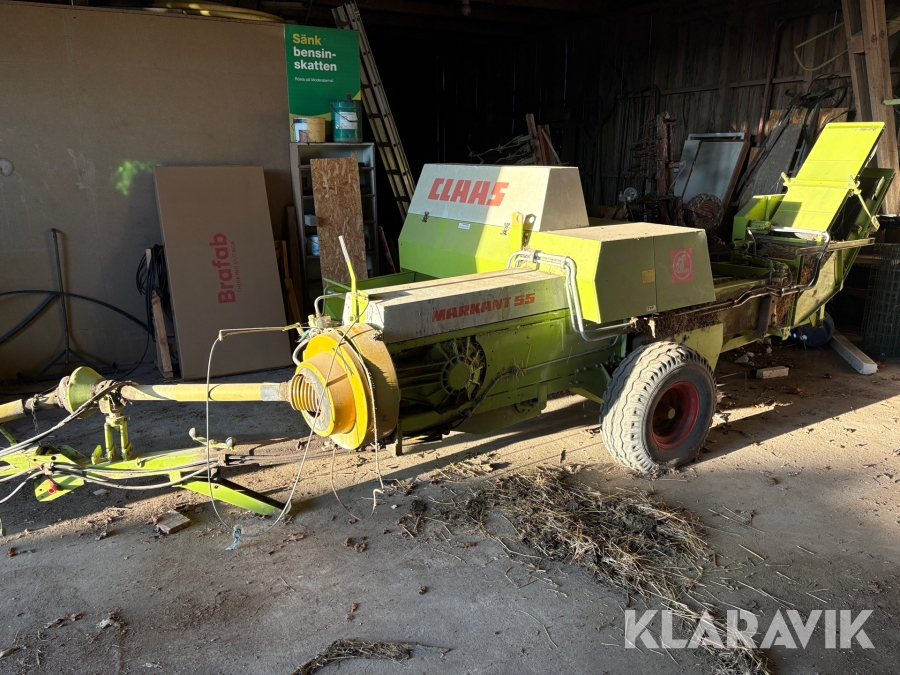 Småbalspress Claas Markant 55 med balkastare