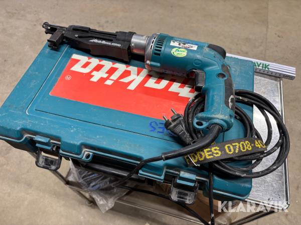 Skruvautomat Makita 6825