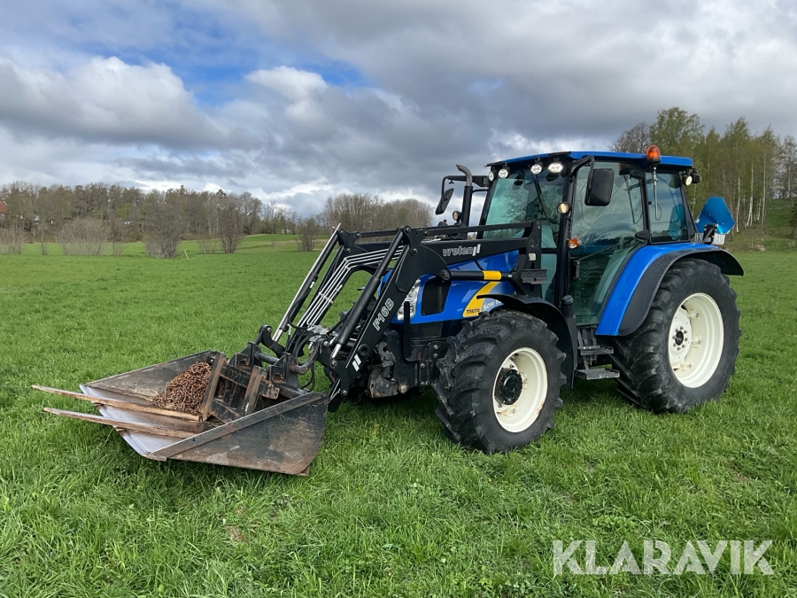 Traktor New Holland T5070 med dubbelkommando och lastare