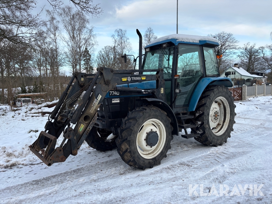 Traktor New Holland 7740 med frontlastare