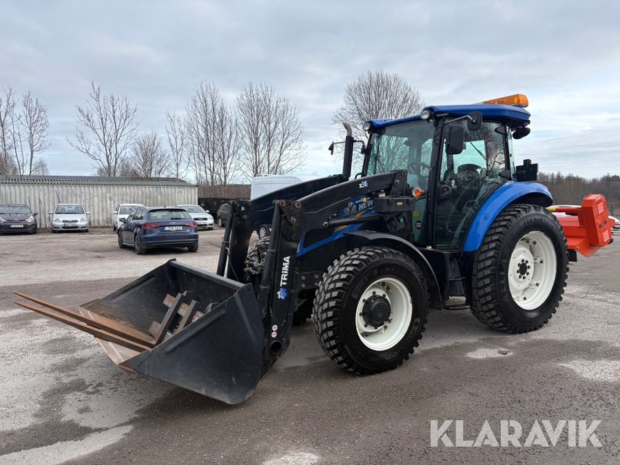 Traktor New Holland TD5.85 med redskap