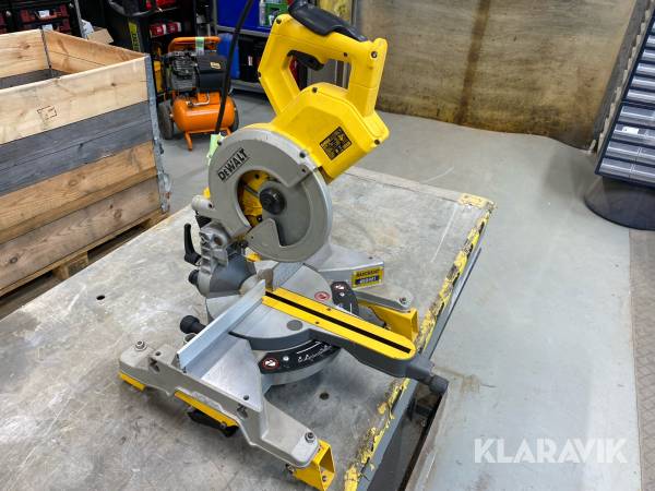 Kap geringssåg El Dewalt DW 777-QS
