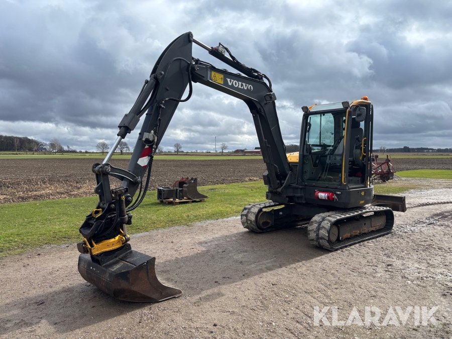 Grävmaskin Volvo ECR58D med tiltrotator och 4 redskap