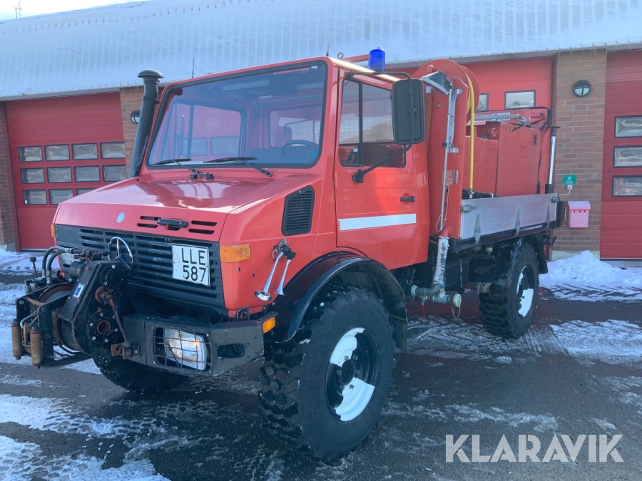 Terränglastbil Mercedes-Benz Unimog U 1300 L