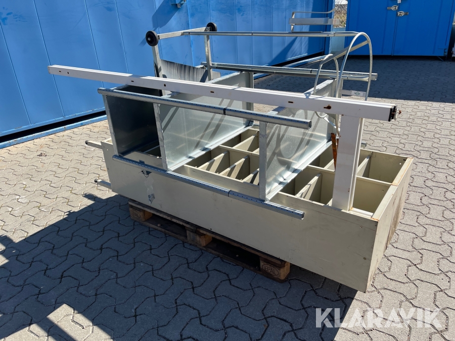 Hyllor & soptunnehållare