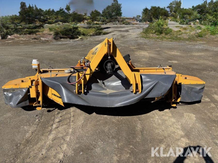 Frontmonterad slåtterkross ELHO 3700F