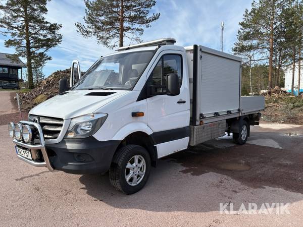 Flakbil Mercedes-Benz Sprinter 316 CDI med kran och 4x4