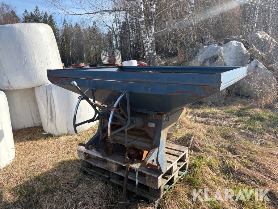 Gödningsspridare med kran Bogballe BL 800