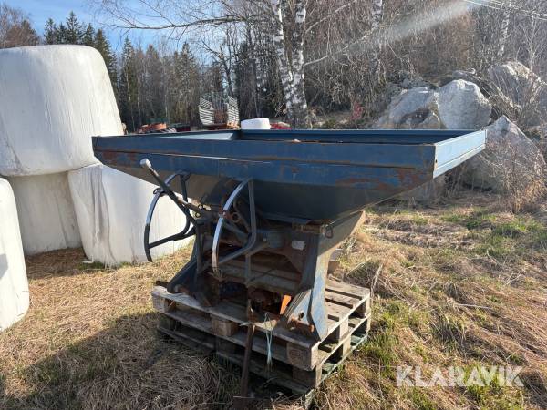 Gödningsspridare med kran Bogballe BL 800