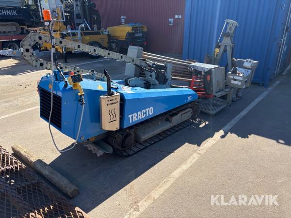 Borrigg Tracto 4X med utrustad lastbil