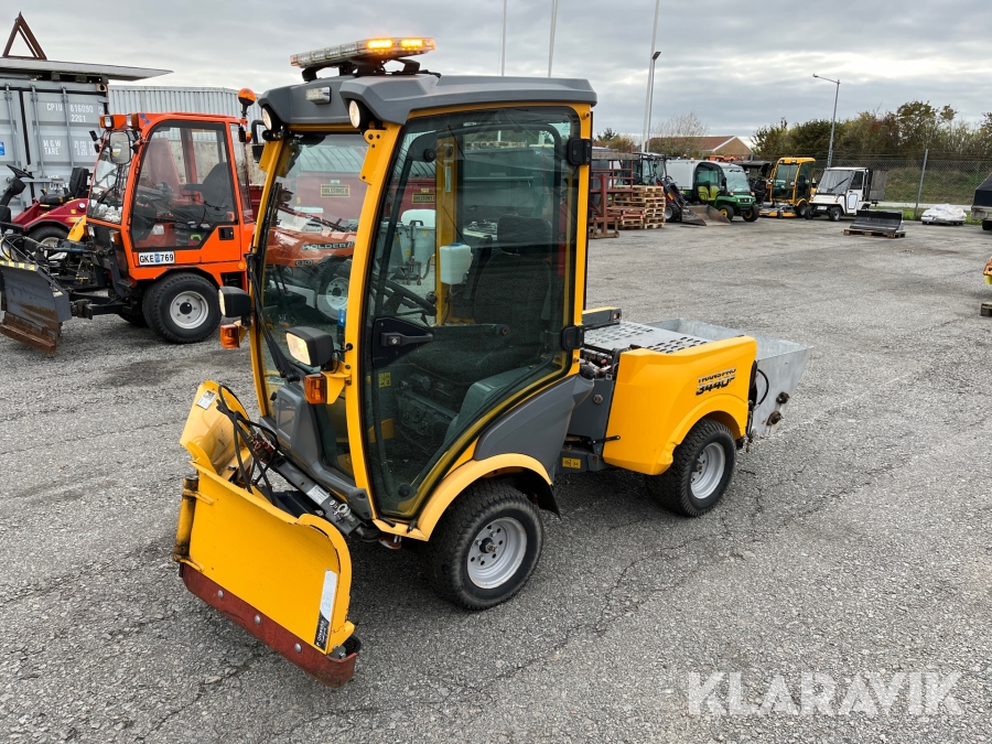 Redskapsbärare Belos Transpro 3440P med vikplog och sandspridare