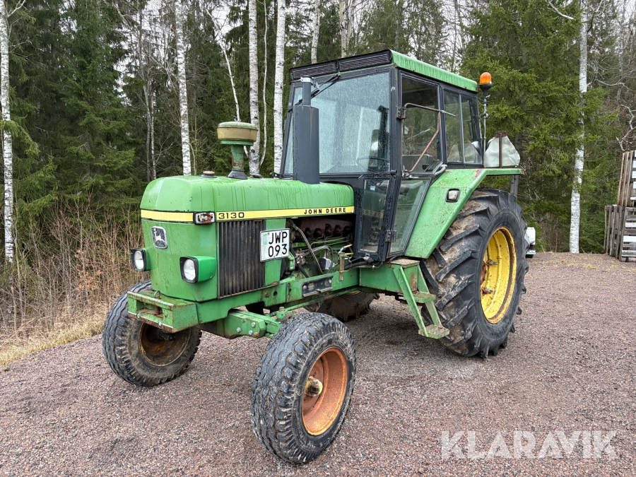 Traktor John Deere 3130
