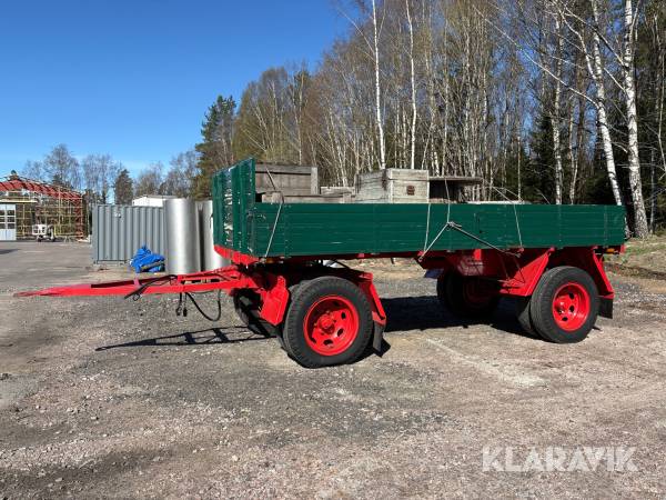 Veteranlastbilssläp Korp och söners verkstäder med motivlack