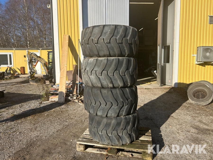 Entreprenaddäck med fälg L30 Mitas 500/45-20 4 st