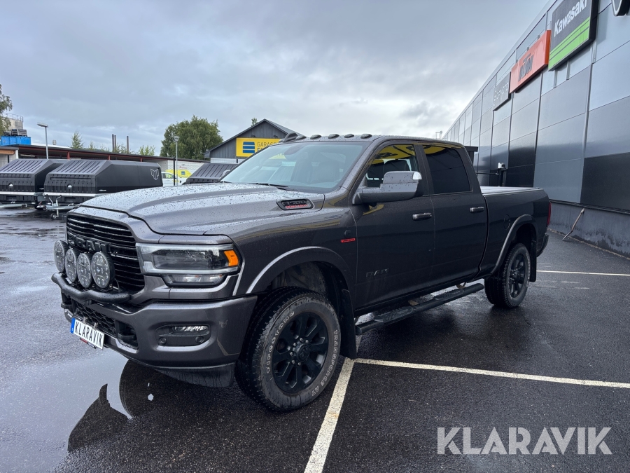 Pickup Dodge Ram 3500 Laramie, 426hk