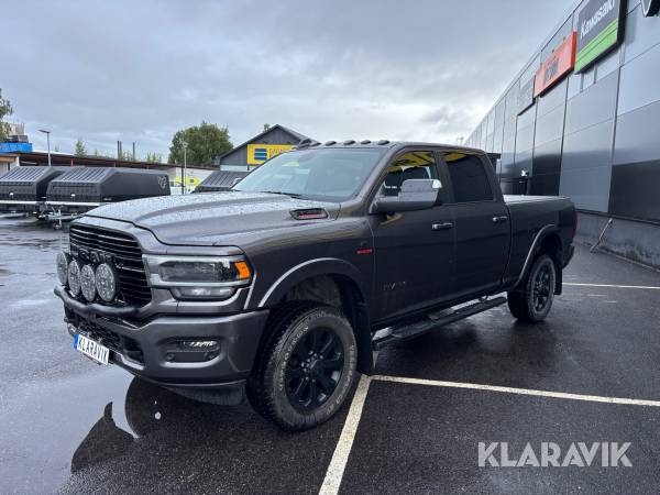 Pickup Dodge Ram 3500 Laramie, 426hk