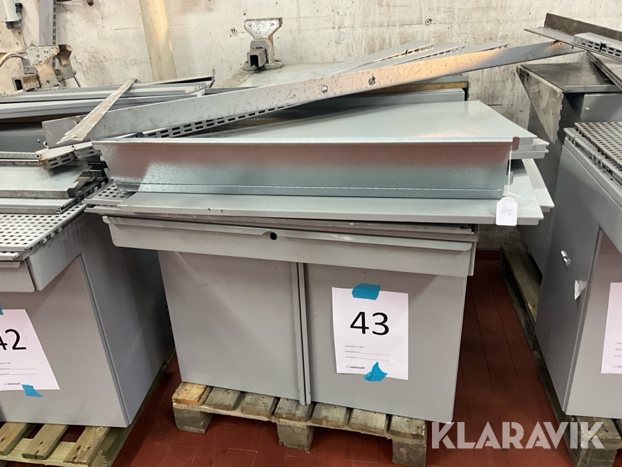 Arbetsbänk med vertygstavla