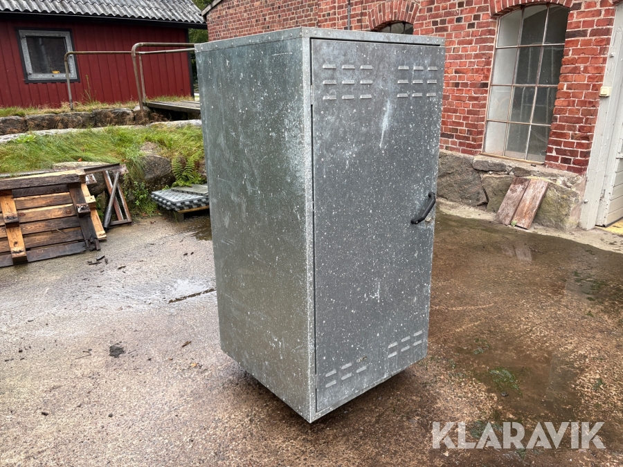 Sadelskåp i galvad plåt