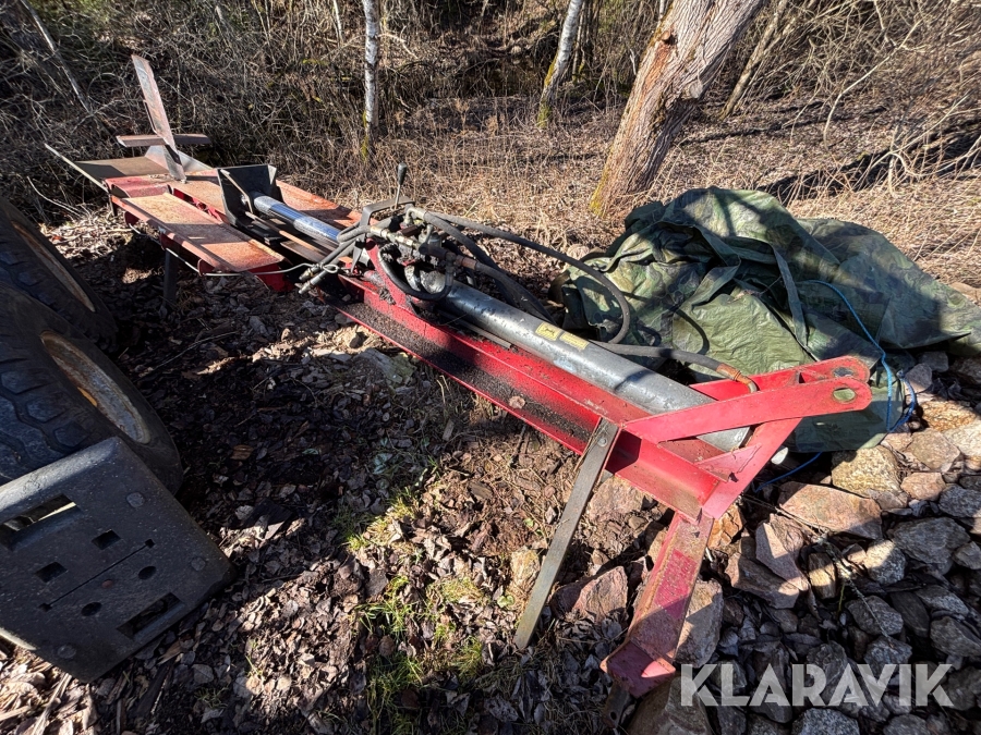 Vedklyv till traktor Bala Industri P 812