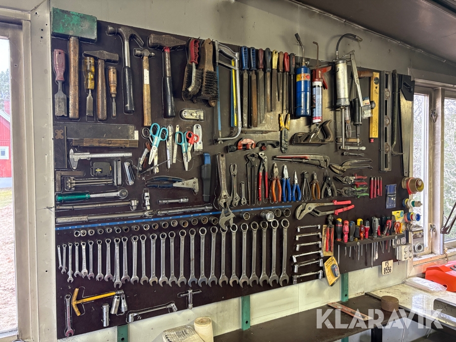 Verktygstavla med verktyg