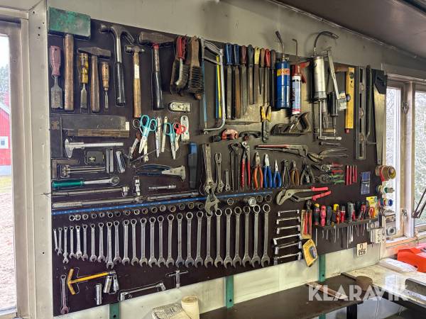 Verktygstavla med verktyg