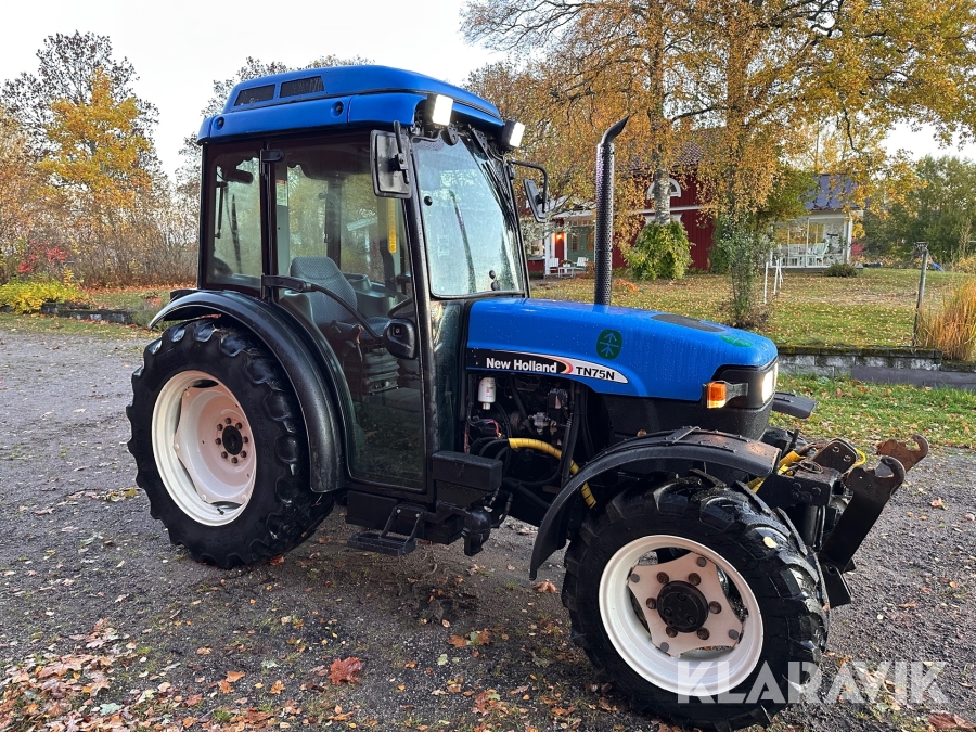 Traktor New Holland TN75N