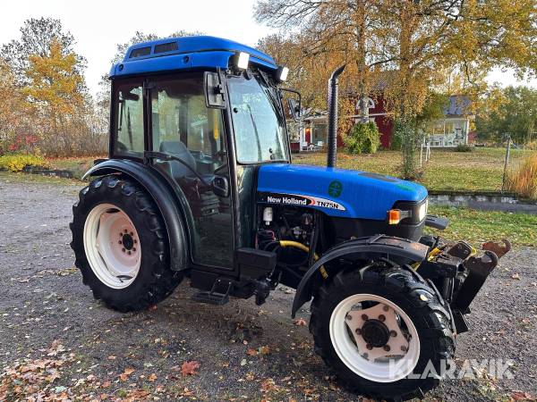 Traktor New Holland TN75N
