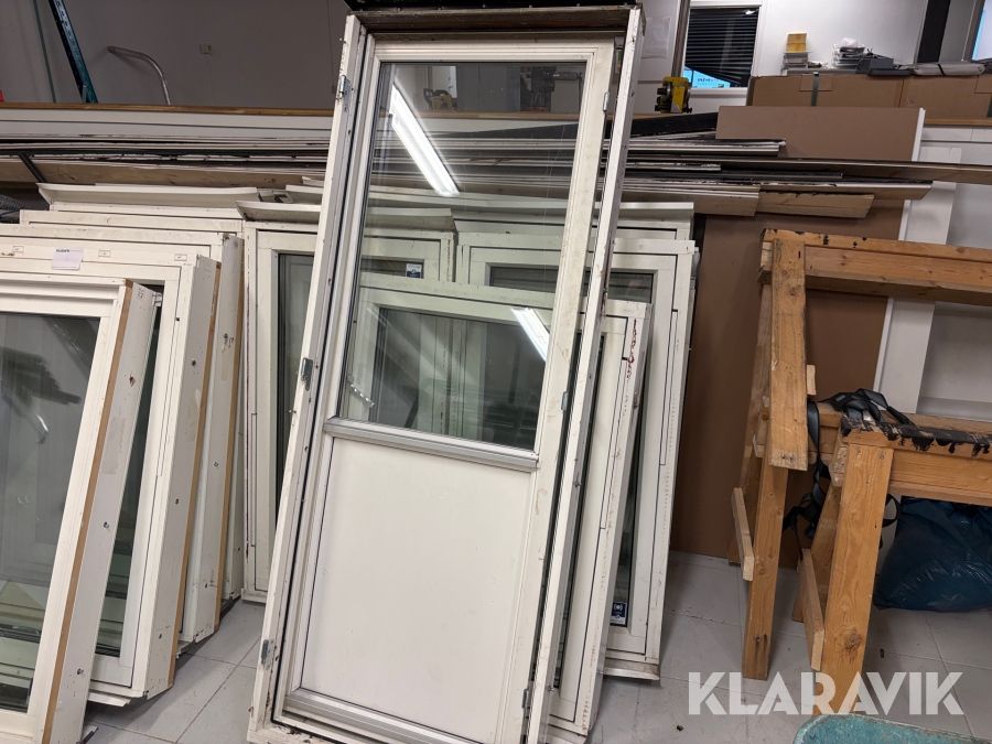 Fönster 6 st och dörr 1 st