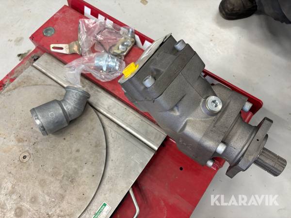 Hydraulpump Sunfab SC9084 med kraftuttag